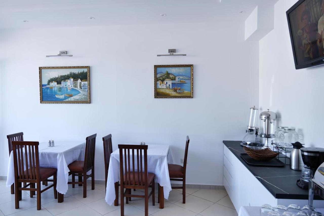 Lumi Hotel Saranda Kültér fotó